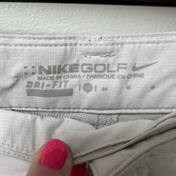 Nike Golf Tour Performance Dri Fit‎ Khaki Shorts Mens Size 34 Tan Cargo Pockets - Picture 2 of 9